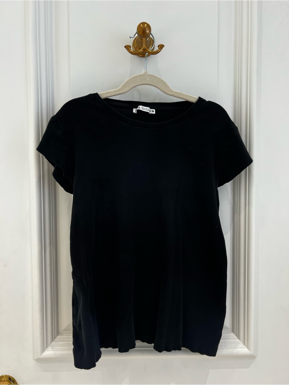 Zara small Classic Black Women’s Tee